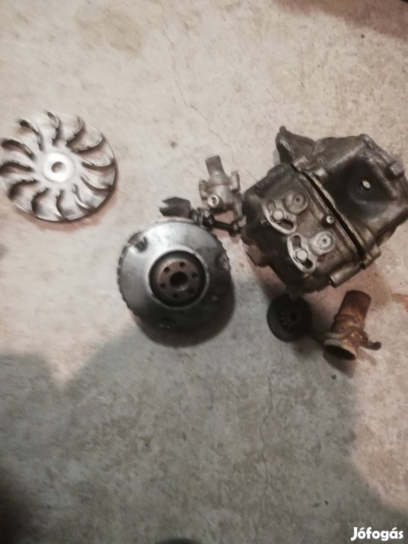 Honda cn 250 helix bontott alkatrészek 