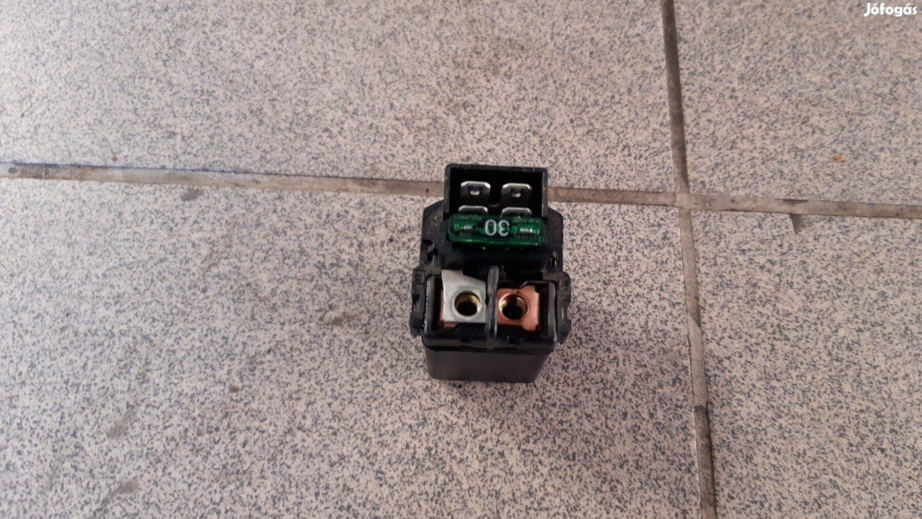 Honda fes 125-150 Pantheon 03-05 önindító relé