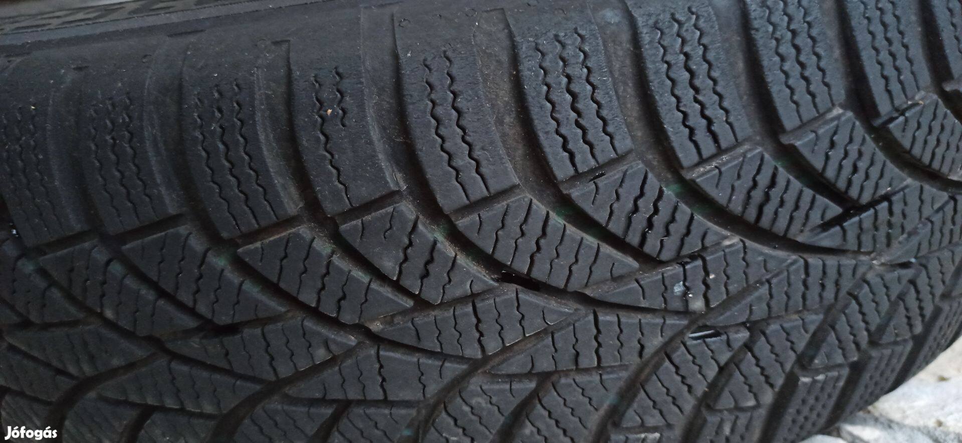 Honda gyári alufelni jó téli gumival eladó