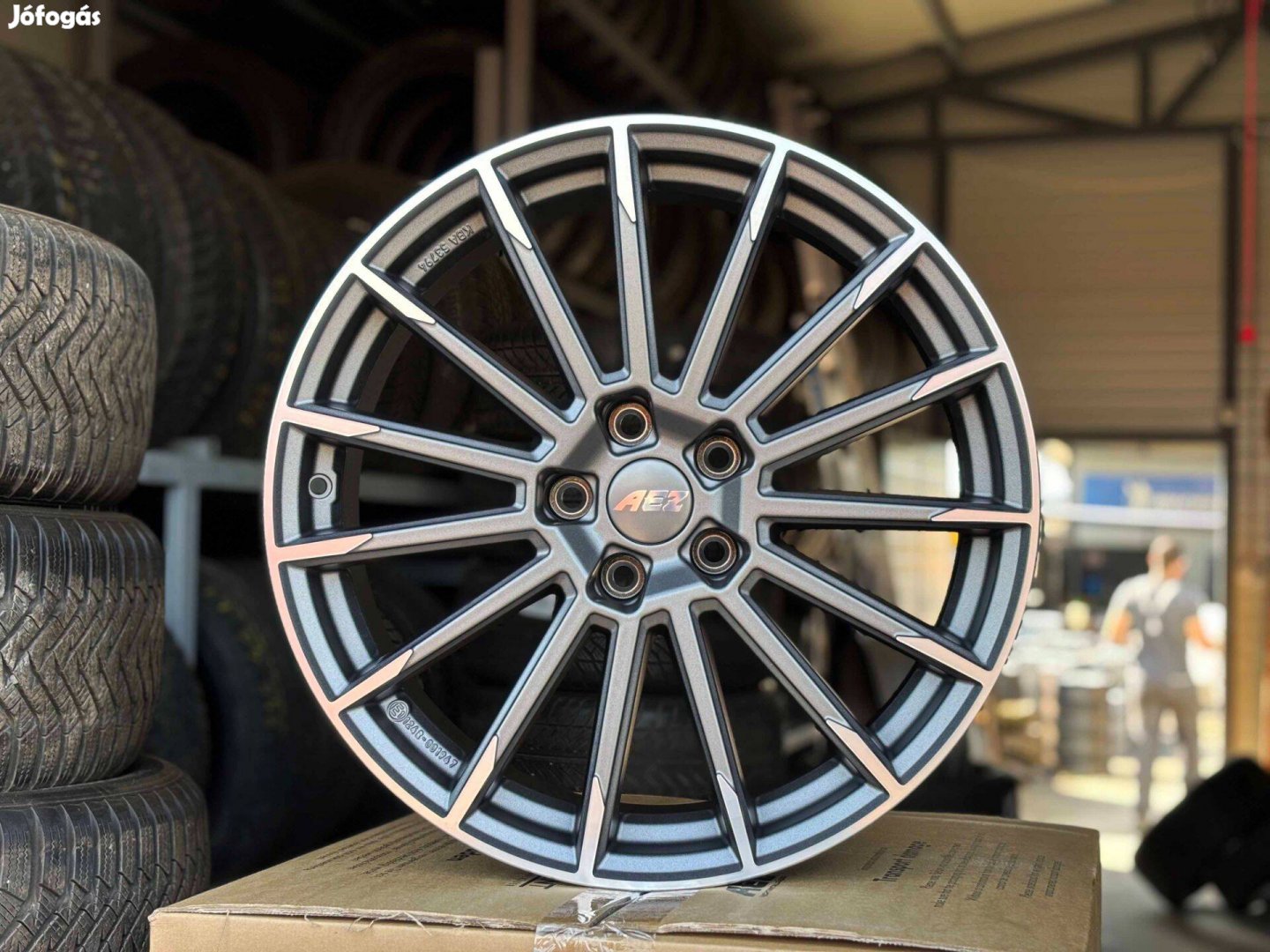 Honda gyári specifikus Aez 19" 5x114,3 Új bicolor alufelni 19 coll