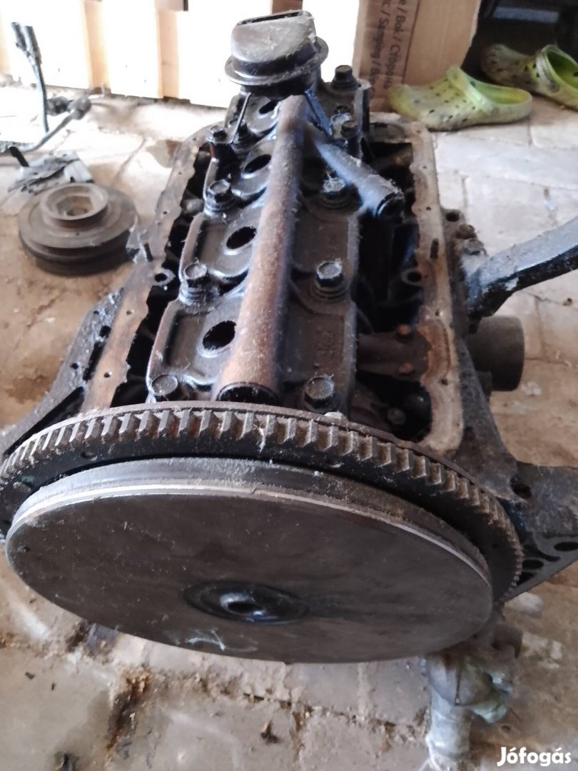 Honda hrv 99-es motor alkatrész 