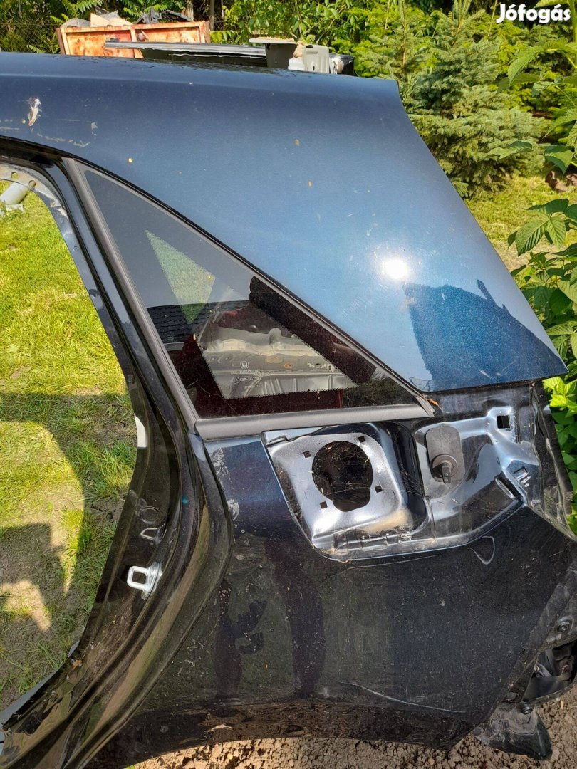 Honda jazz 2022-es hátsó negyedek hátfallal együtt eladók