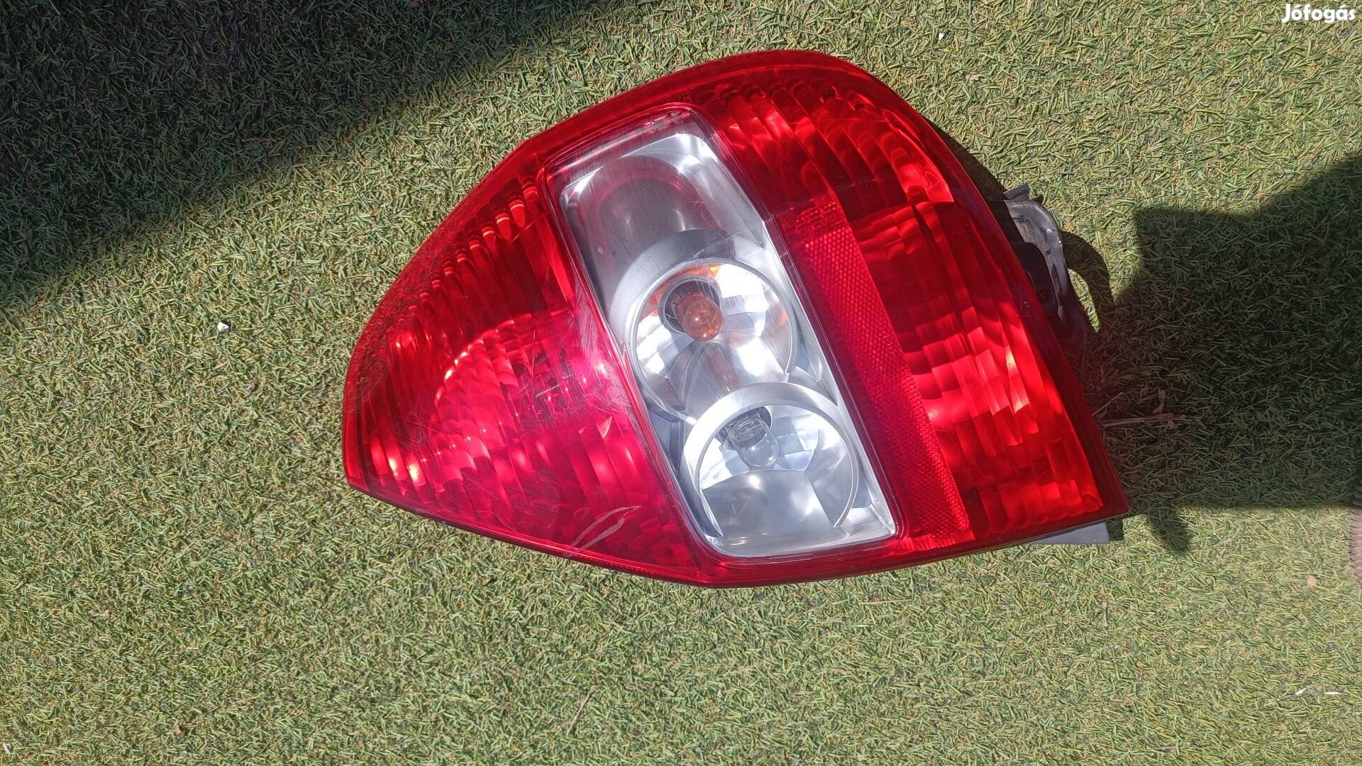 Honda jazz jobb hátsó gyári bontott lámpa