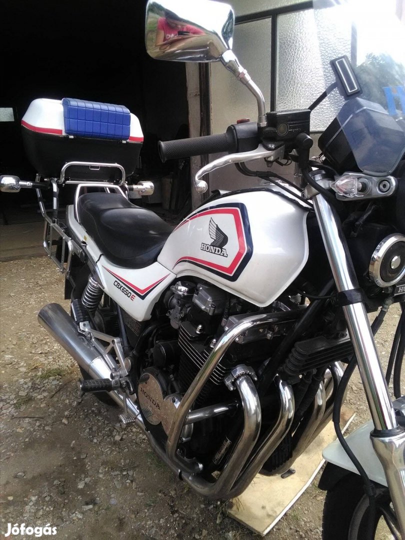 Honda motor eladó