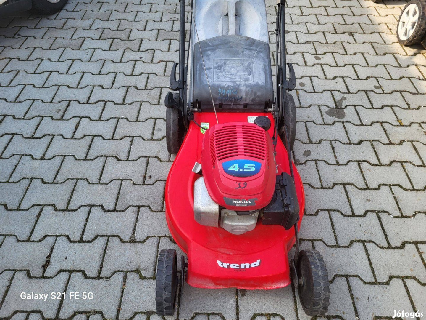 Honda motoros - önjáró gyűjtős fűnyíró