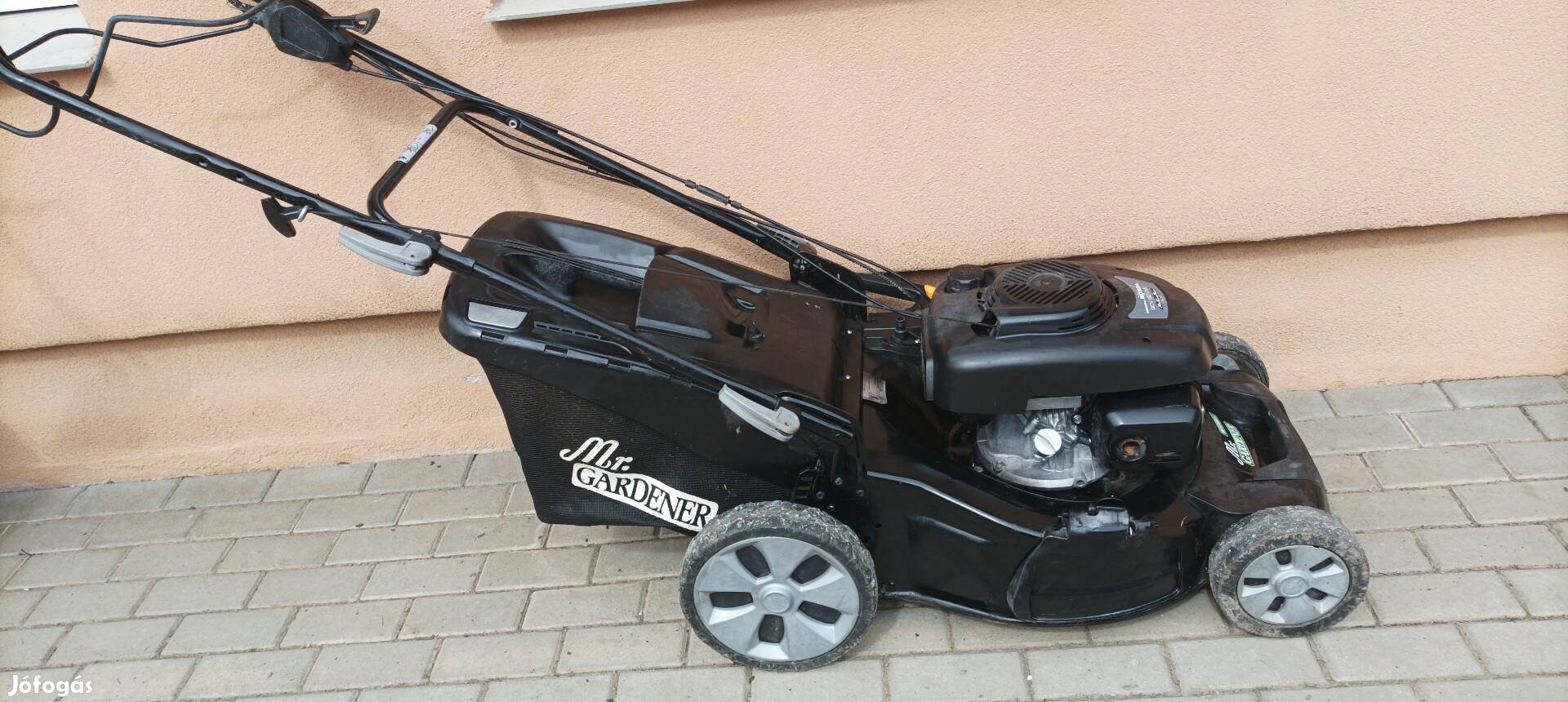 Honda motoros fűnyíró eladó