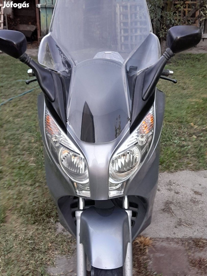 Honda nagyrobogó eladó