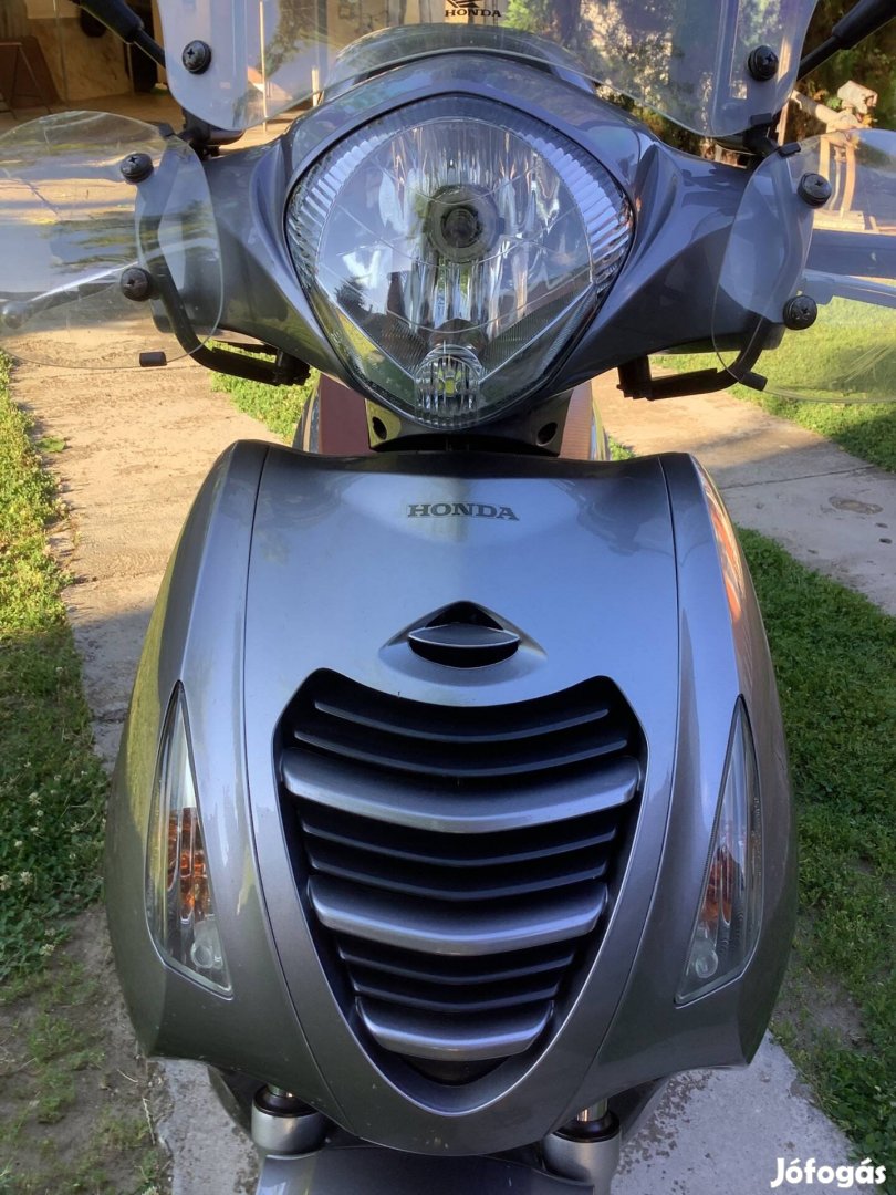 Honda ps 125i robogó