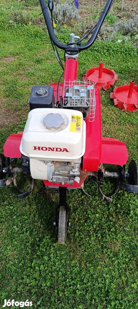 Honda rotációs kapa kiegészítőkkel