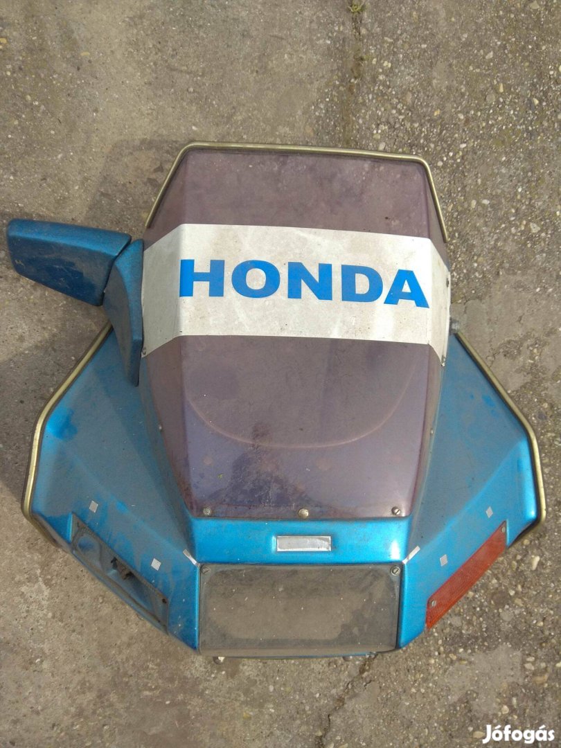 Honda vagy más szélvédő légterelő plexi áramvonal idom retro klasszik