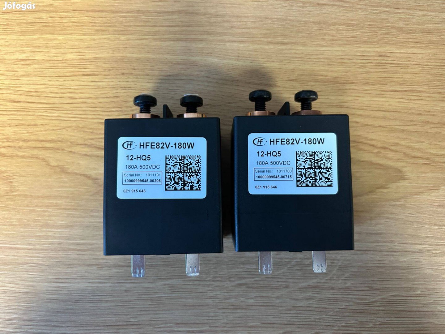 Hongfa HFE82V-180W nagyáramú kontaktor