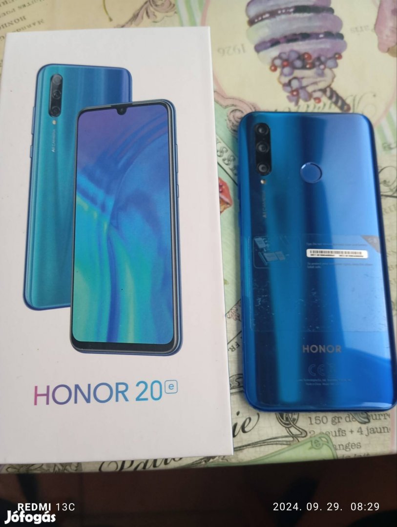 Honor 20e jó állapotú,dobozos eladó csere nem!!!