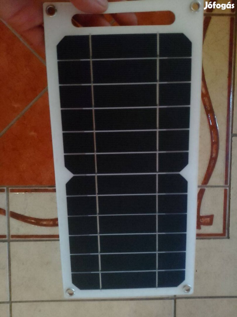 Hordozható 30W-os napelemes usb töltő panel eladó