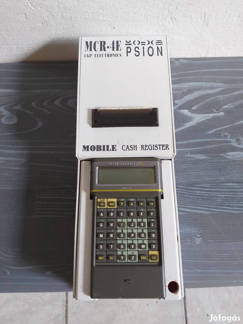 Hordozható régi pénztárgép