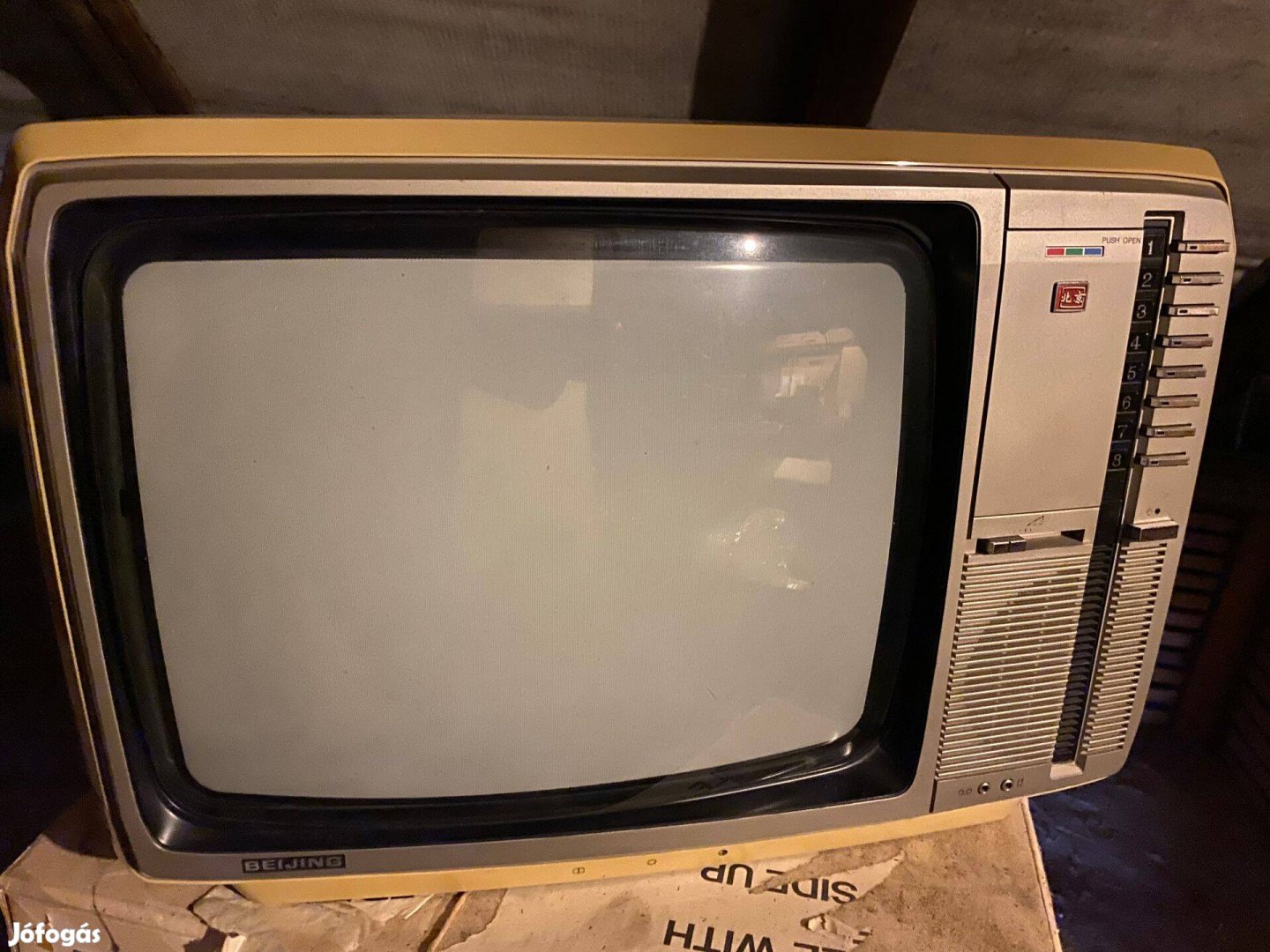 Hordozható televízió Mindig TV kiegészítőkkel