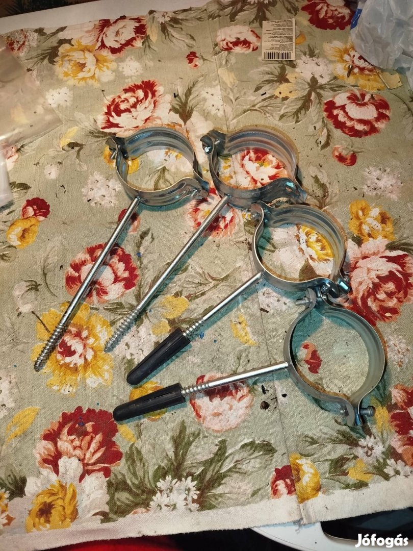 Horganyzott tiplis bilincsek és eresztartók