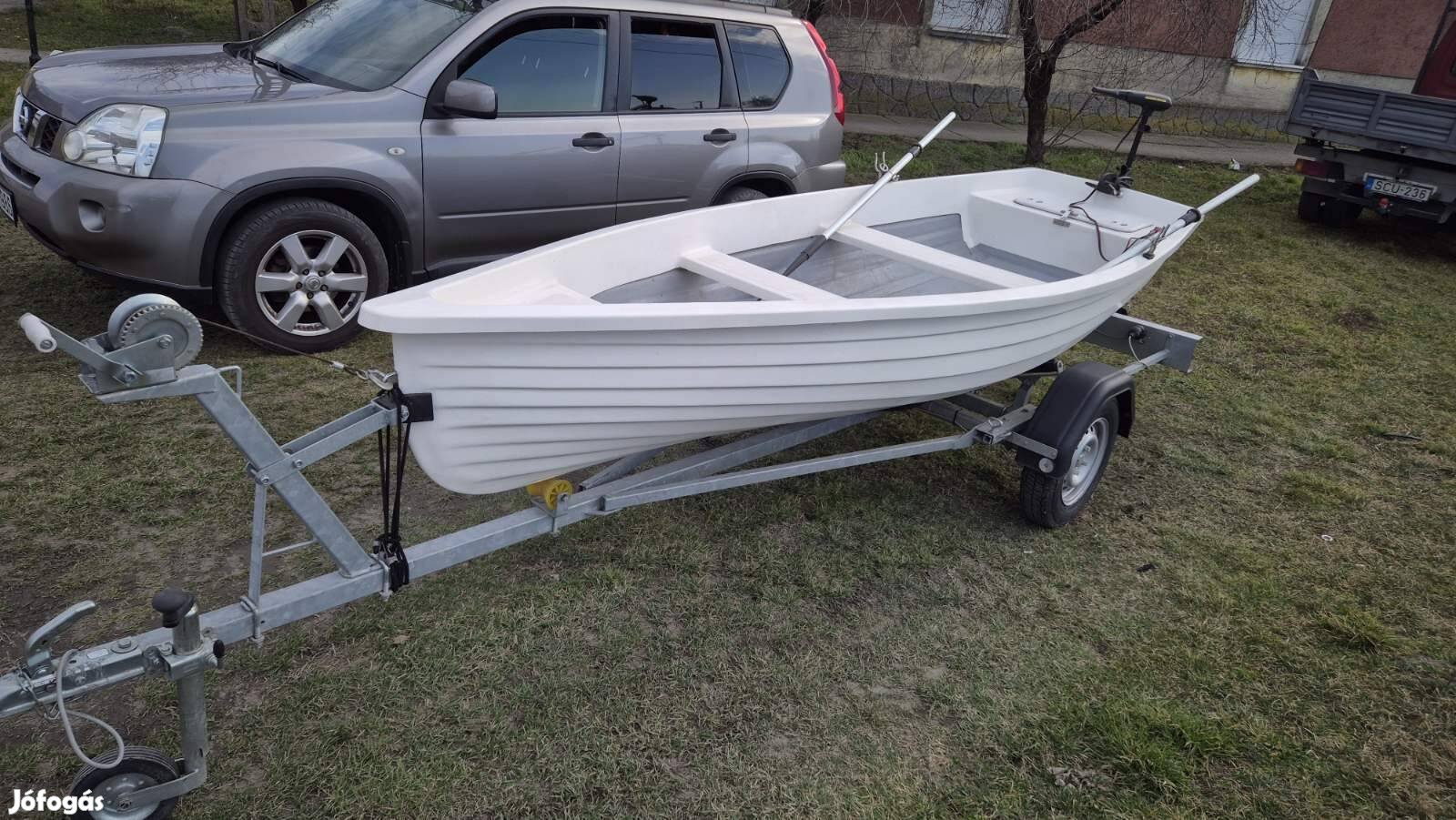 Horgászcsónak kompletten futóval