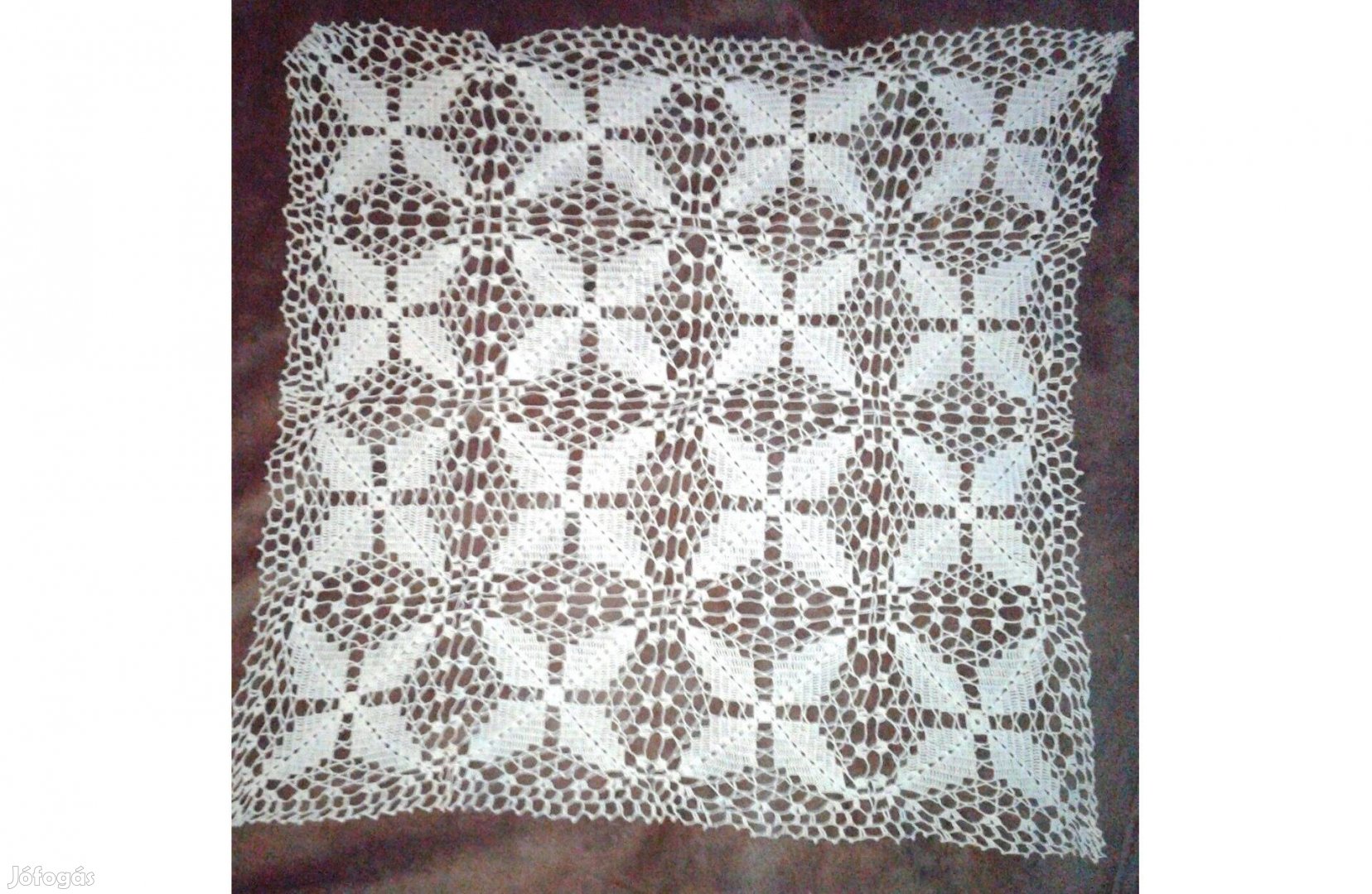 Horgolt fehér asztalterítő kb. 60x60 cm-es szinte ingyen