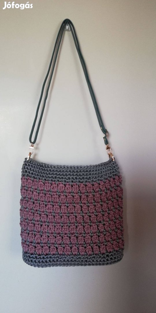 Horgolt kézitáska
