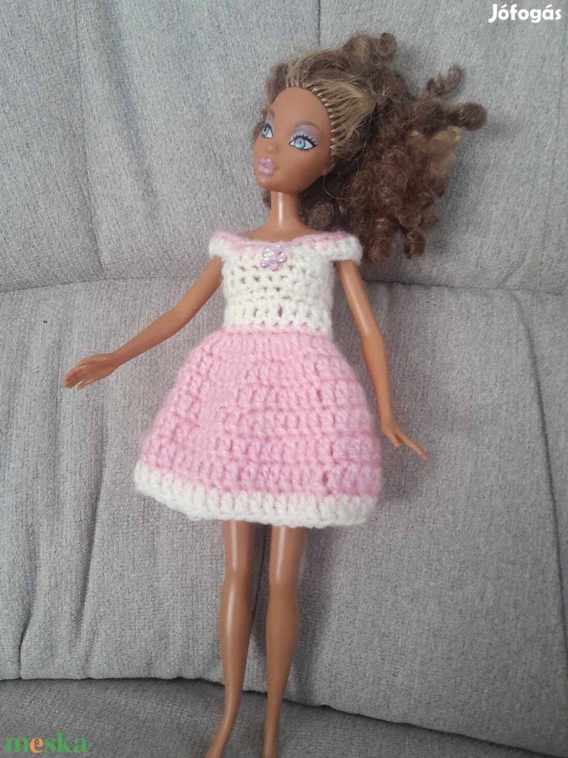 Horgolt ruha (3.) Új. Kézműves termék. Barbie típusú babákra