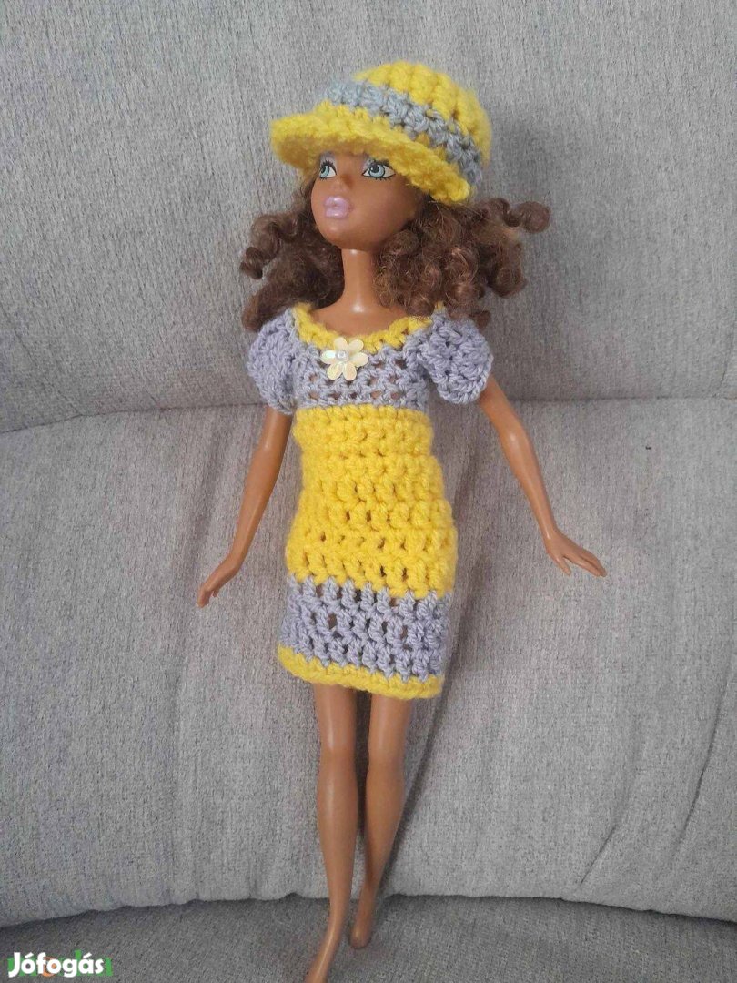 Horgolt sárga-szürke babaruha Barbie-ra. Új. Kézműves termék