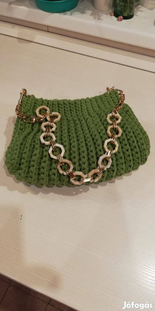 Horgolt zöld alkalmi táska