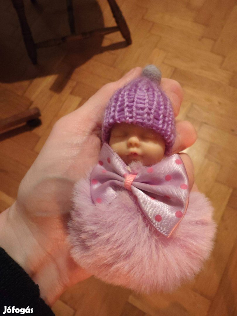 Horrorisztikus pompom babás kulcstartó