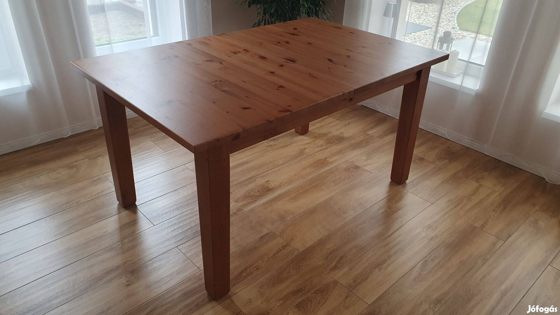 Hosszabbítható étkezőasztal - IKEA (Stronas)