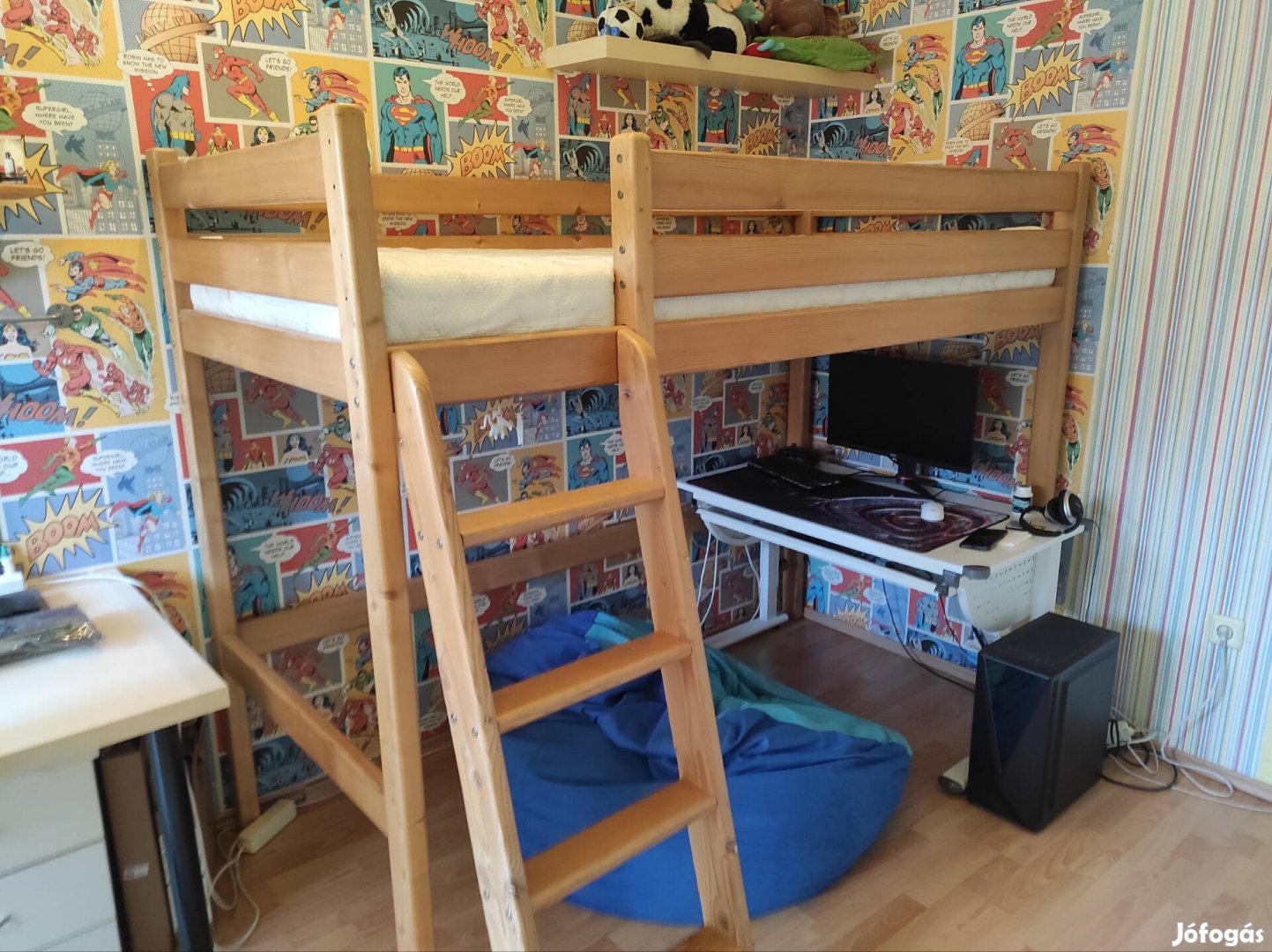 Hosszú lábú, masszív, tömörfa ágy eladó