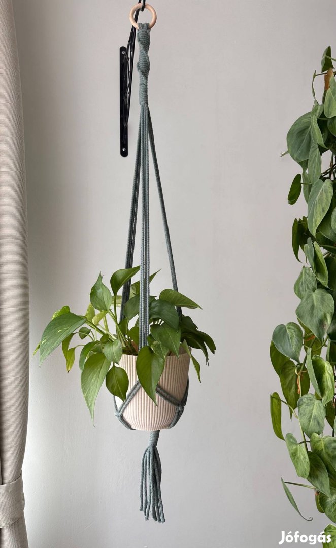Hosszú makrame virágtartó