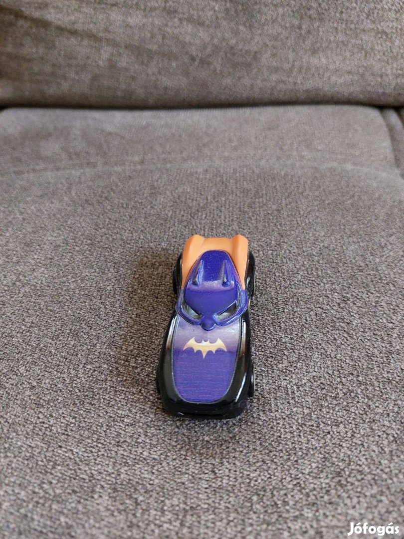 Hot Wheels DC Super Hero Girls Batgirl kisautó