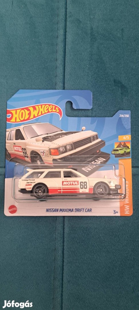 Hot Wheels Nissan Maxima kisautó