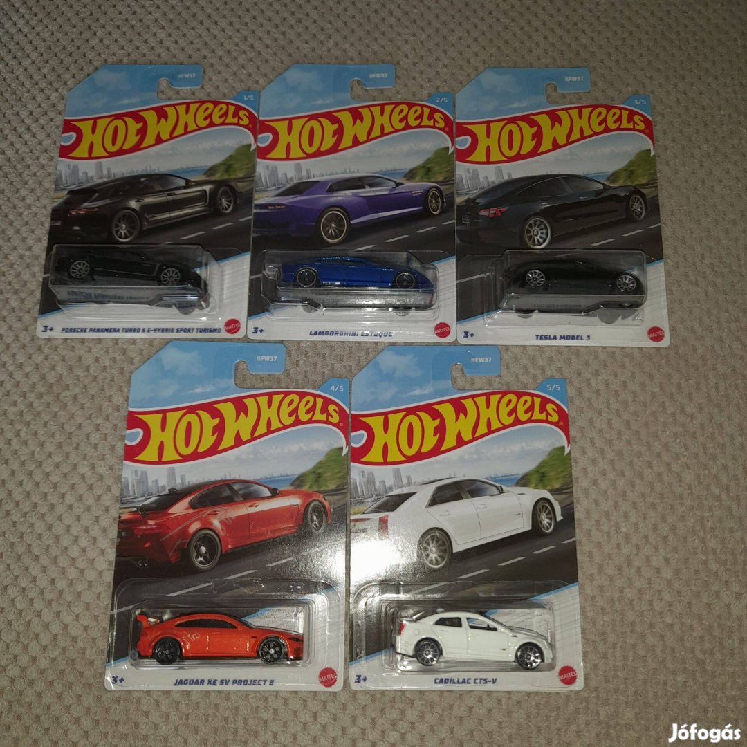 Hot Wheels: 2022 Luxury Sedans 5 darabos sorozat