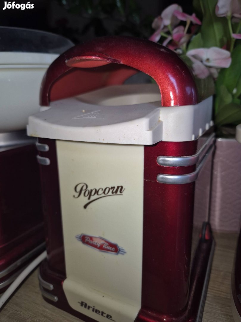 Hot dog és popcorn készítő retró stílusú kisgépek