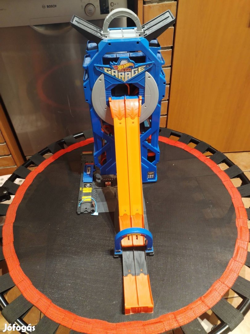 Hot wheels mega garázs 