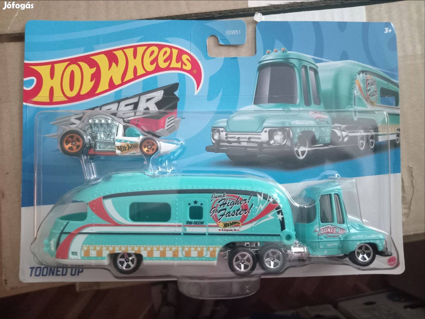 Hot wheels tooned up autószállító kamion kisautóval