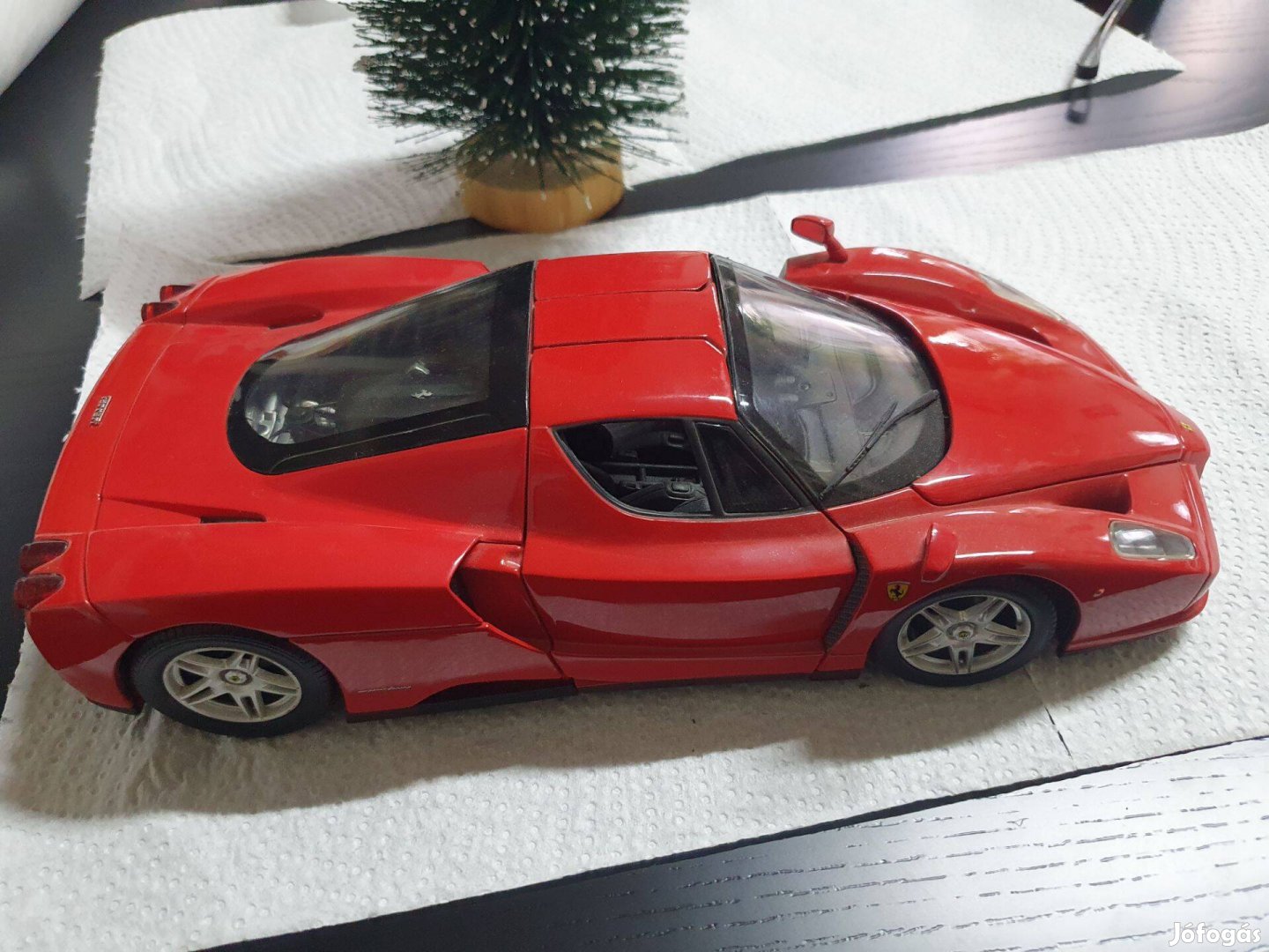 Hotwheels 1:18 Enzo Ferrari