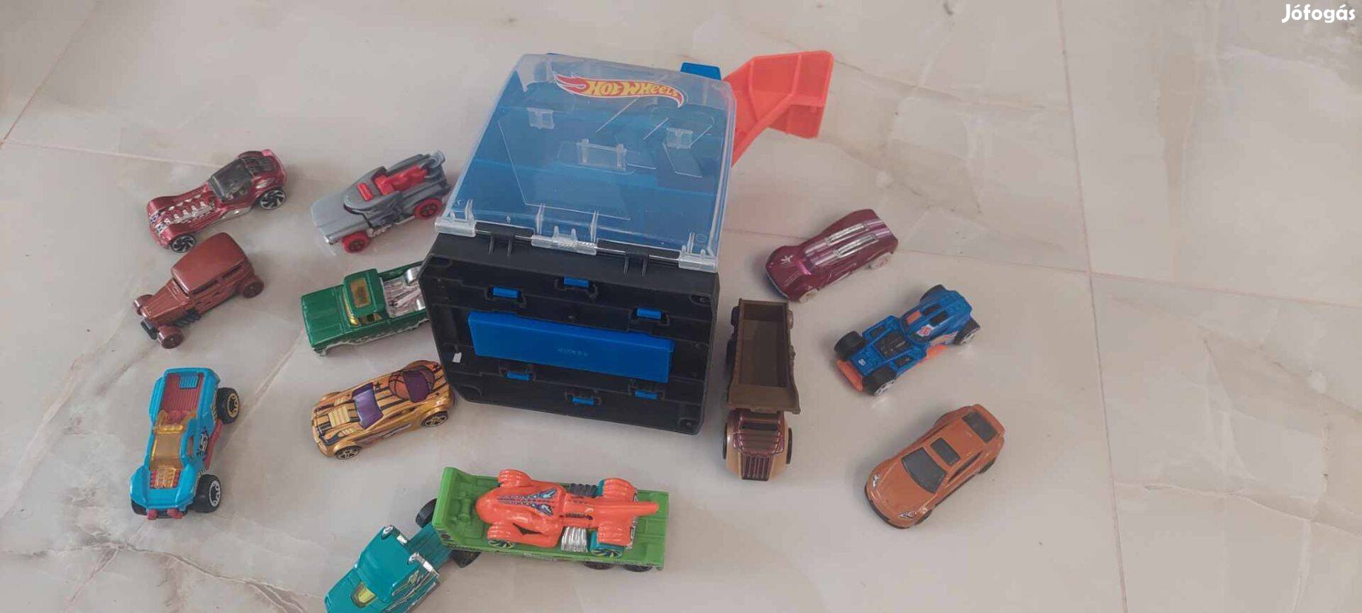 Hotwheels egyben 12+1+tároló-kilövő