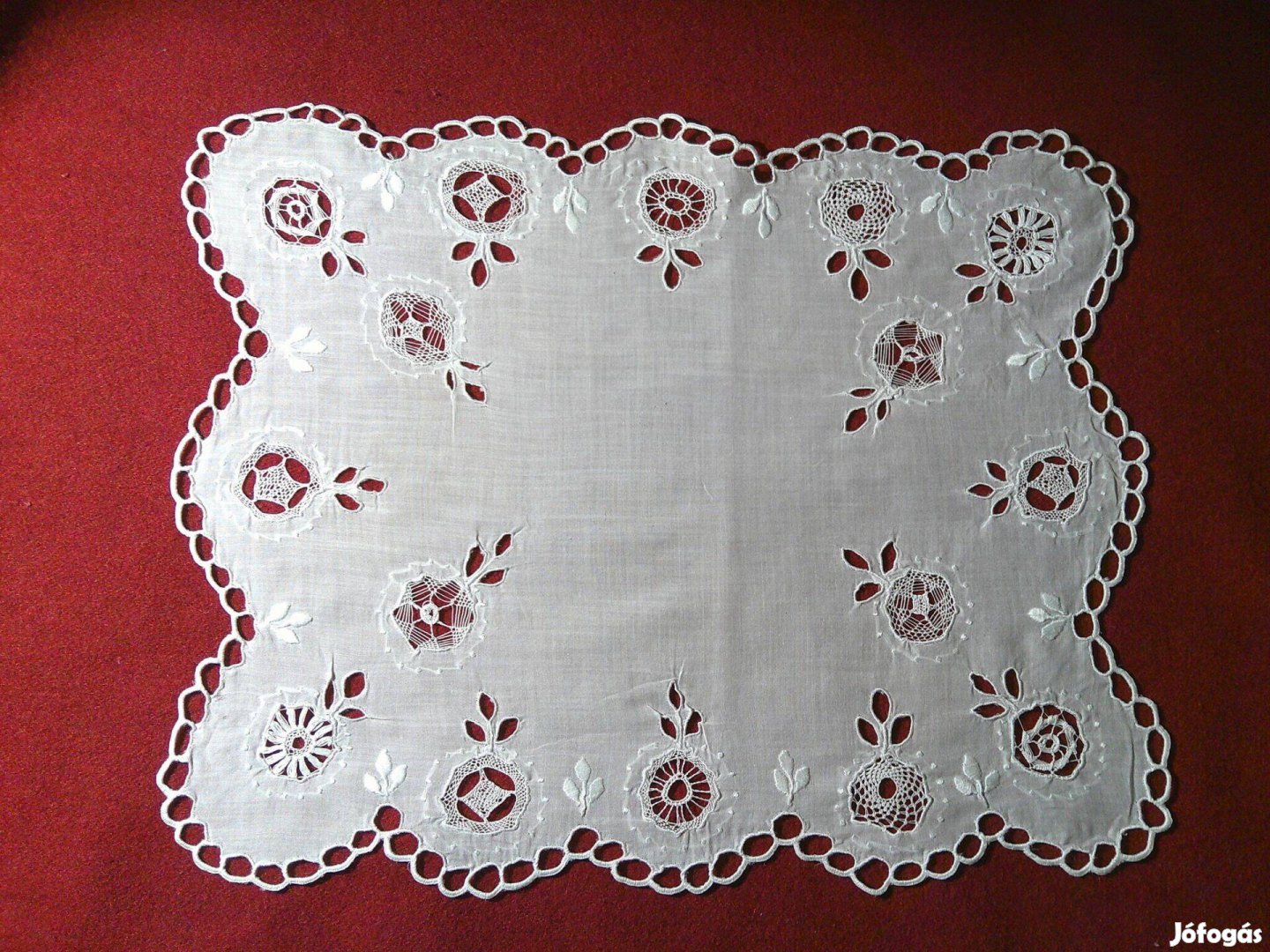 Höveji csipke terítő 29 cm x 36 cm