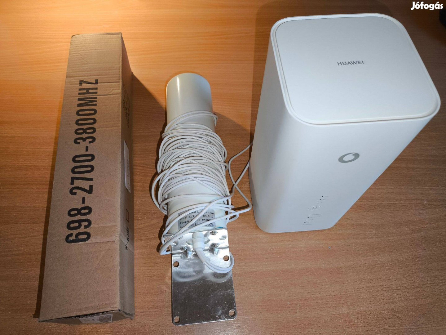 Huawei B818 Cat19 Wifi6 mobilnet Router 4G+ ajándék külső antenna