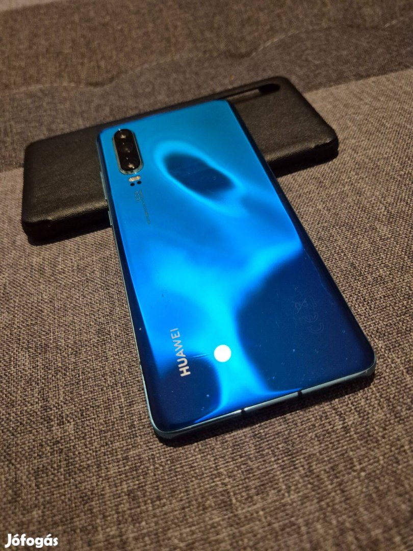 Huawei P30 (6/128GB) sérült, de jó állapotban eladó