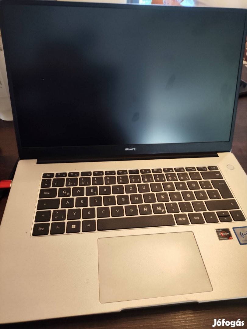Huawei d15 esztétikai hibával 