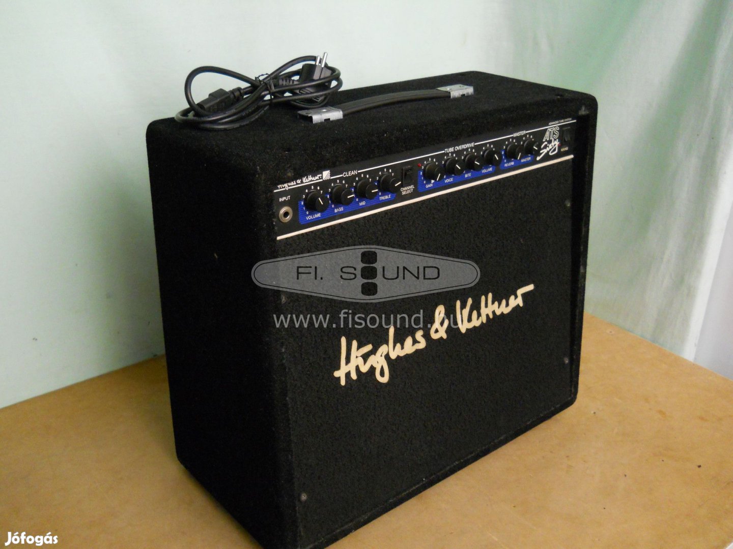 Hughes & Kettner ATS sixty ,65W, gitár hangfal 30cm-s méllyel