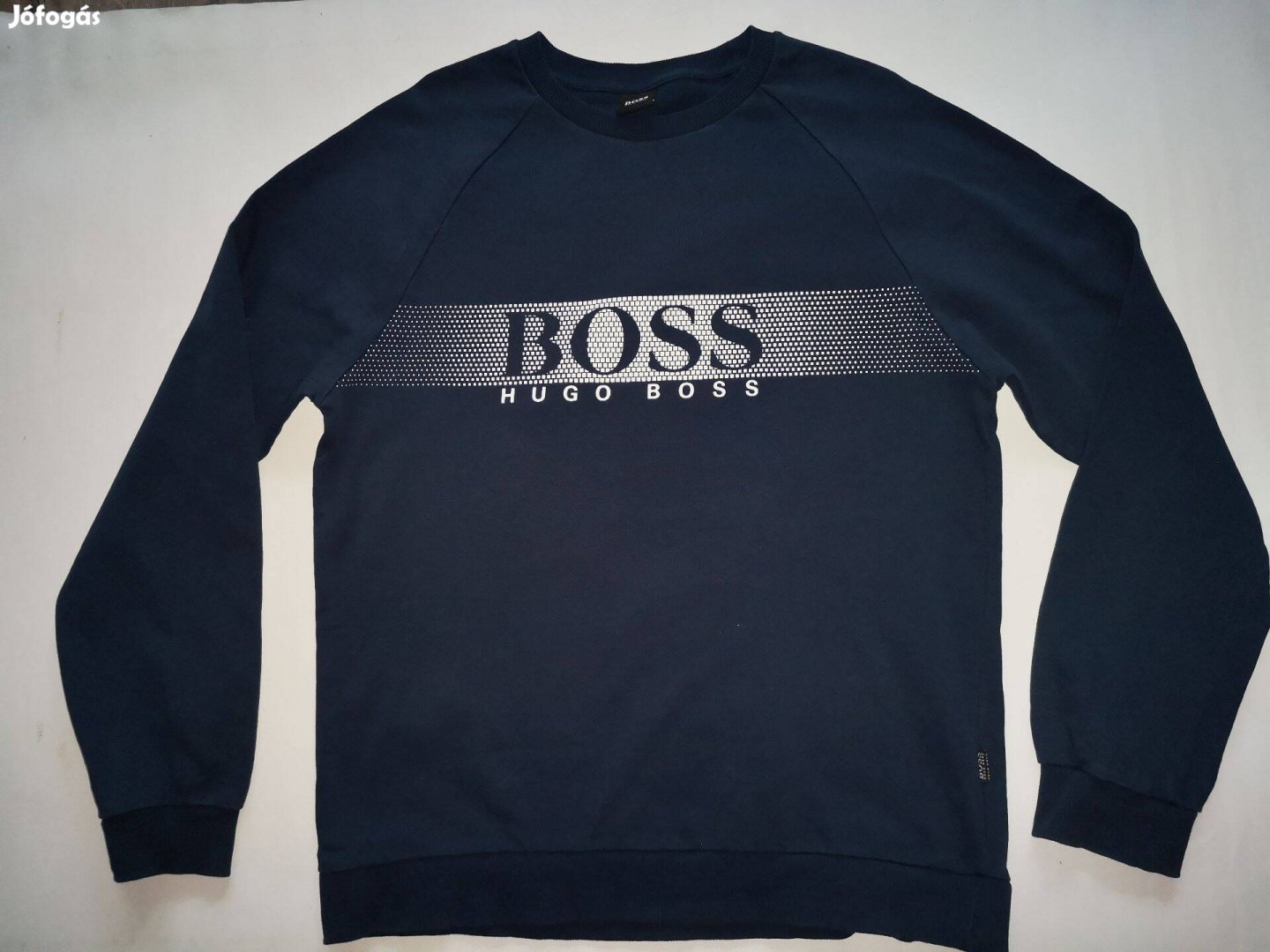 Hugo Boss pulóver M méretű