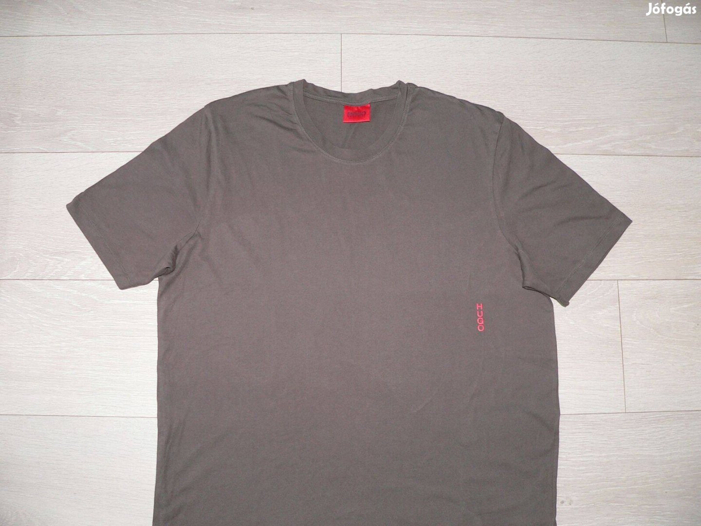 Hugo Boss rövid ujjú póló L
