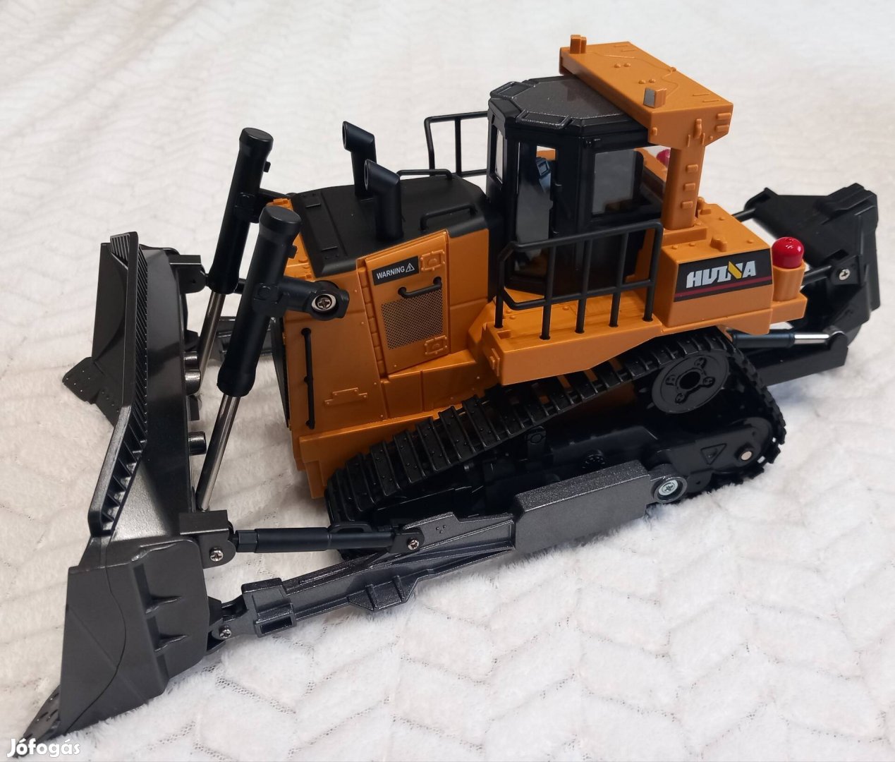 Huina Bulldozer RC 9funkcióval 8+ új