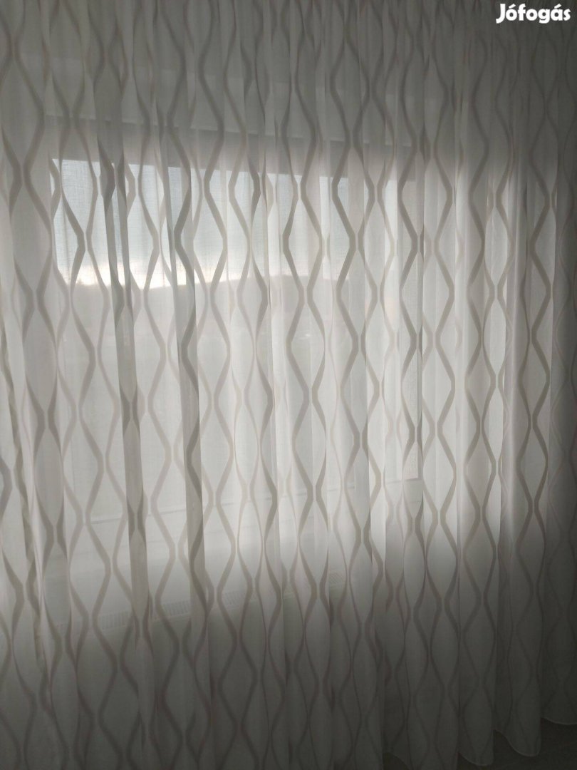 Hullámos fehér bézs függöny eladó