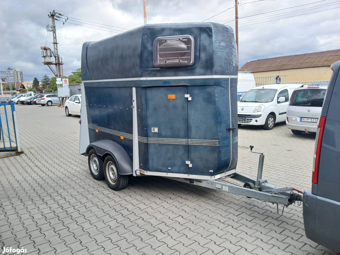 Humbaur HP2000 lószállító