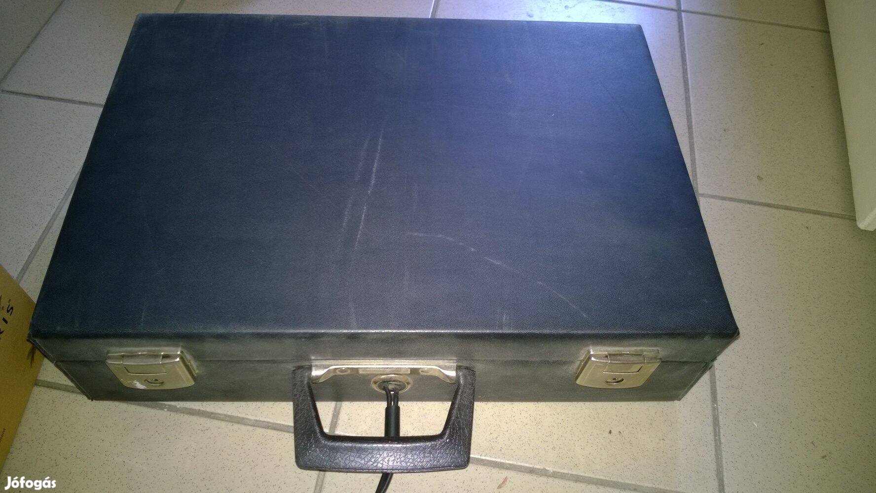 Hungária Biztosító gyűjtemény sokféle retro relikvia