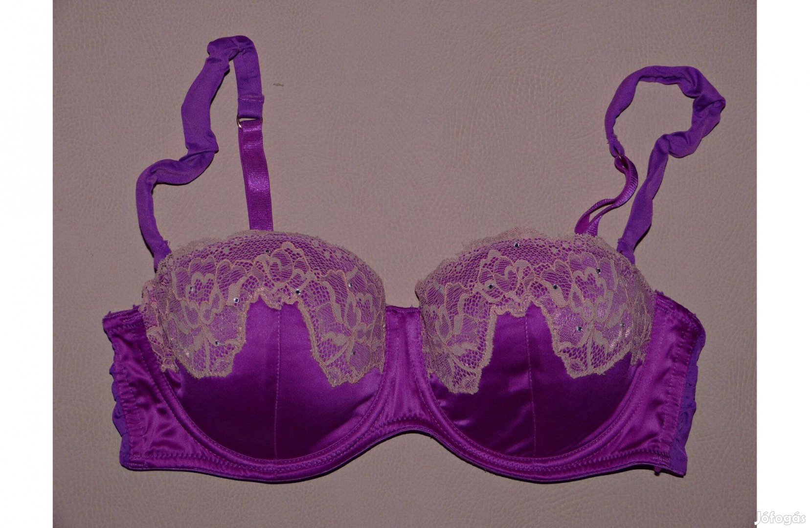 Hunkemöller strasszköves csipkés melltartó 75C, UK 34C